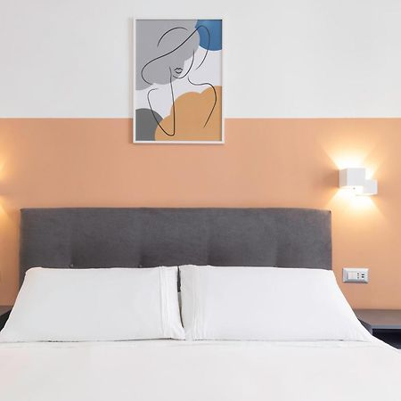 Quarzo. Modern Rooms Cagliari Exteriör bild